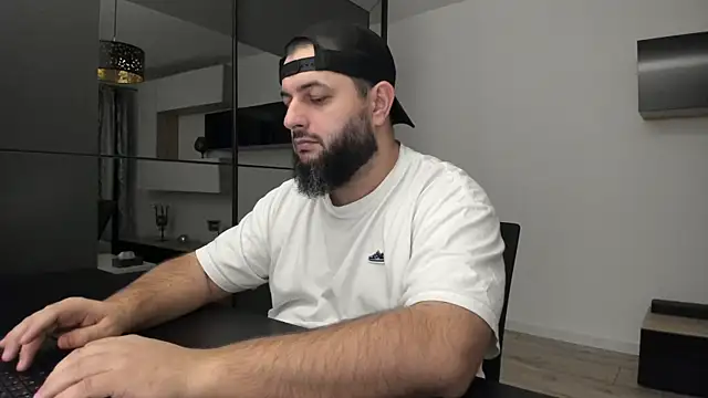 Snapshot of DravenPeak chatting on 9, 11, 2025 DravenPeak online show from 9, 11, 2025