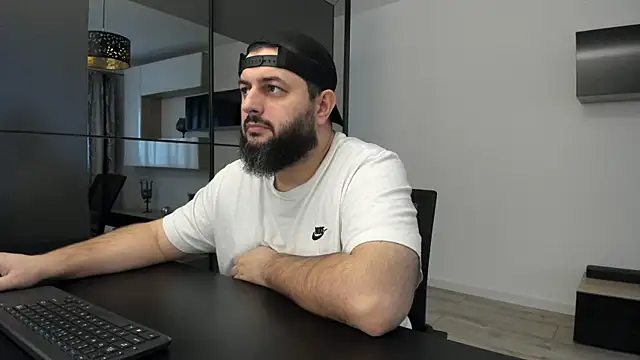 Snapshot of DravenPeak chatting on 17, 11, 2025 DravenPeak online show from 17, 11, 2025