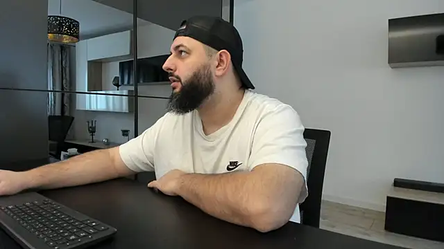 Snapshot of DravenPeak chatting on 22, 11, 2025 DravenPeak online show from 22, 11, 2025