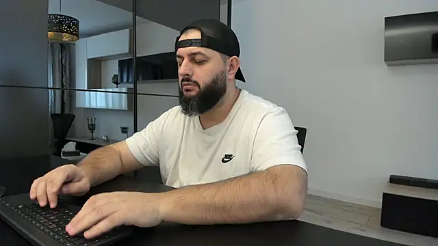 Snapshot of DravenPeak chatting on 23, 11, 2025 DravenPeak online show from 23, 11, 2025