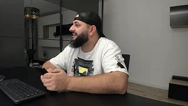 Snapshot of DravenPeak chatting on 23, 11, 2025 DravenPeak online show from 23, 11, 2025