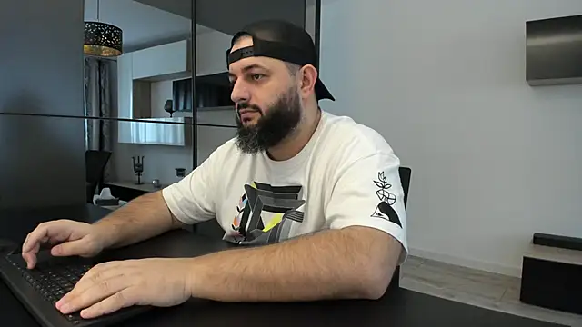 Snapshot of DravenPeak chatting on 24, 11, 2025 DravenPeak online show from 24, 11, 2025