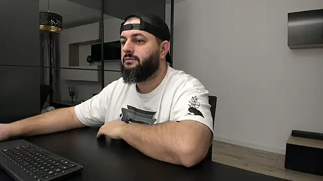 Snapshot of DravenPeak chatting on 29, 11, 2025 DravenPeak online show from 29, 11, 2025