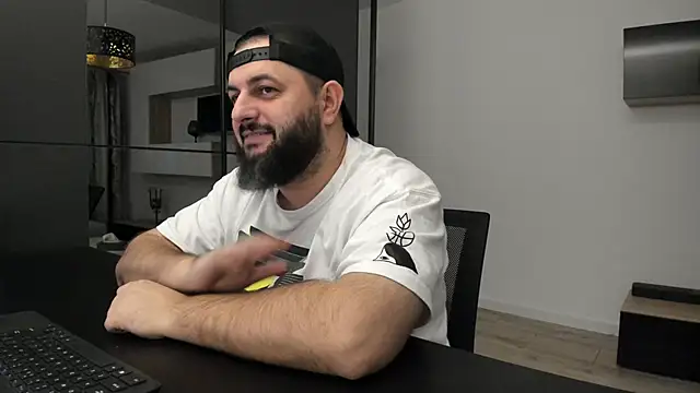 Snapshot of DravenPeak chatting on 29, 11, 2025 DravenPeak online show from 29, 11, 2025