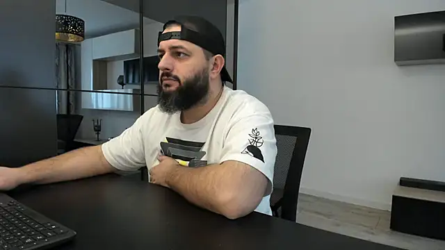 Snapshot of DravenPeak chatting on 1, 12, 2025 DravenPeak online show from 1, 12, 2025