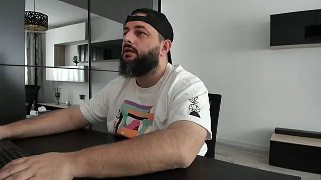 Snapshot of DravenPeak chatting on 5, 12, 2025 DravenPeak online show from 5, 12, 2025