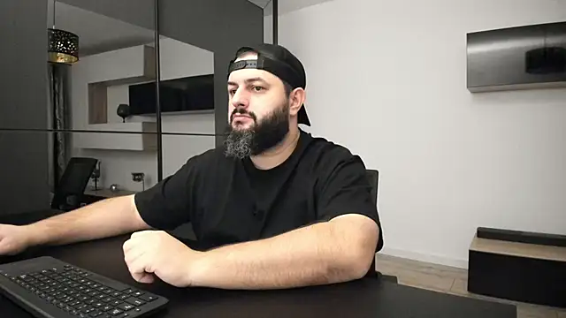 Snapshot of DravenPeak chatting on 17, 12, 2025 DravenPeak online show from 17, 12, 2025