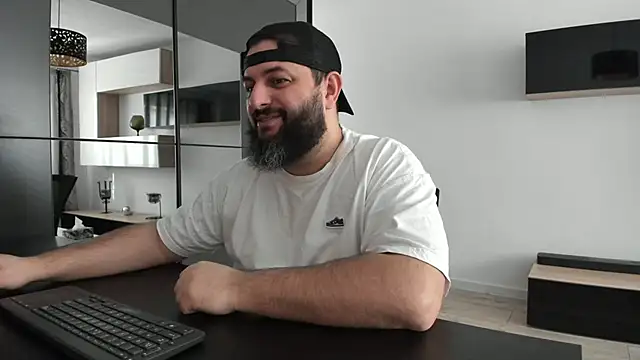 Snapshot of DravenPeak chatting on 20, 12, 2025 DravenPeak online show from 20, 12, 2025