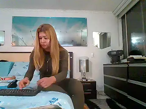 Snapshot of Mirianzapata_1 chatting on 31, 10, 2025 Mirianzapata 1 online show from 31, 10, 2025