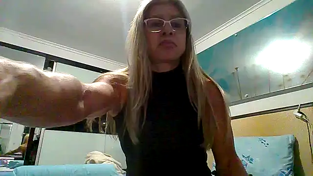 Snapshot of Mirianzapata_1 chatting on 28, 11, 2025 Mirianzapata 1 online show from 28, 11, 2025