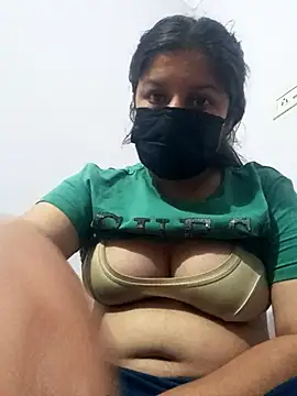 Snapshot of cute_riya098 chatting on 6, 11, 2025 cute riya098 online show from 6, 11, 2025