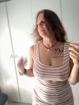 Snapshot of TenderLaGlamor chatting on 1, 10, 2025 TenderLaGlamor online show from 1, 10, 2025