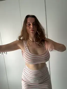 Snapshot of TenderLaGlamor chatting on 11, 10, 2025 TenderLaGlamor online show from 11, 10, 2025