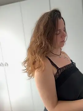 Snapshot of TenderLaGlamor chatting on 16, 10, 2025 TenderLaGlamor online show from 16, 10, 2025