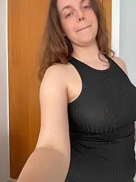 Snapshot of TenderLaGlamor chatting on 1, 3, 2026 TenderLaGlamor online show from 1, 3, 2026