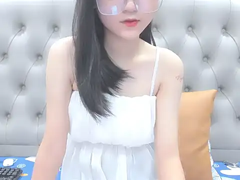 Snapshot of _ly__ chatting on 1, 10, 2025 ly online show from 1, 10, 2025