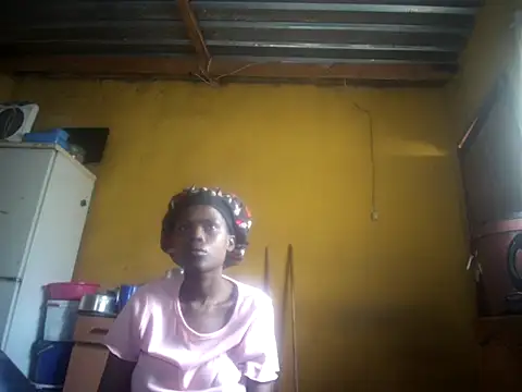 Snapshot of Caramelchick01 chatting on 27, 9, 2025 Caramelchick01 online show from 27, 9, 2025