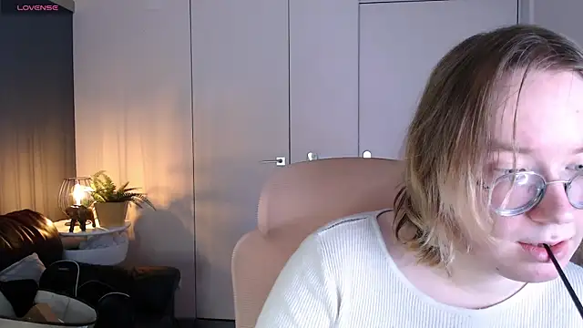 Snapshot of Amanda_Butlerr chatting on 8, 5, 2026 Amanda Butlerr online show from 8, 5, 2026