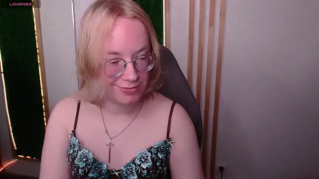 Snapshot of Amanda_Butlerr chatting on 10, 6, 2026 Amanda Butlerr online show from 10, 6, 2026