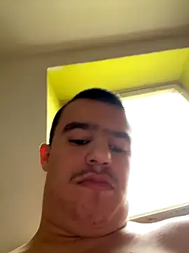 Snapshot of pussyhunter323557 chatting on 10, 10, 2025 pussyhunter323557 online show from 10, 10, 2025