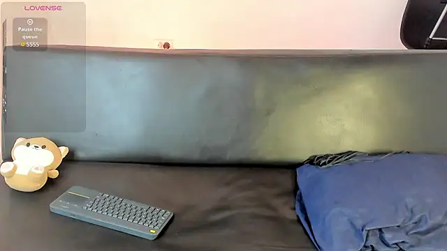 zarek lux online show from 27, 3, 2026