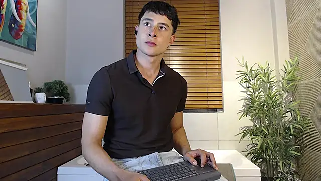 AustinJones  online show from 10, 4, 2026