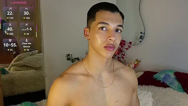Snapshot of Troye_Williams chatting on 15, 6, 2026 Troye Williams online show from 15, 6, 2026