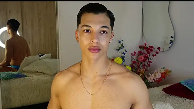 Snapshot of Troye_Williams chatting on 8, 7, 2026 Troye Williams online show from 8, 7, 2026