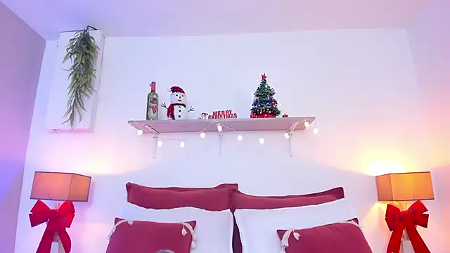 Snapshot of LuciaBenett_ chatting on 2, 12, 2025 LuciaBenett online show from 2, 12, 2025