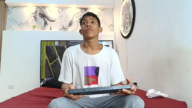 BEAUTY BOYS1 online show from 28, 10, 2025