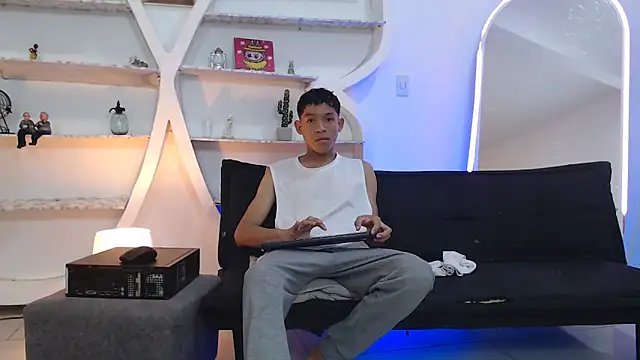 BEAUTY BOYS1 online show from 7, 11, 2025