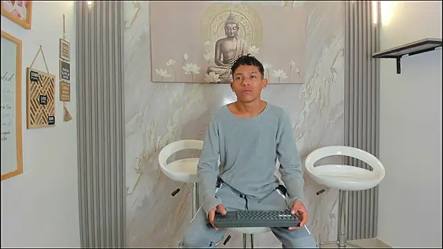 BEAUTY BOYS1 online show from 8, 1, 2026