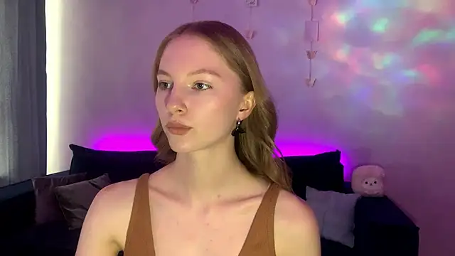 Snapshot of BrightAnnie chatting on 13, 9, 2025 BrightAnnie online show from 13, 9, 2025