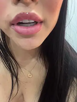 Snapshot of BrendaCrean chatting on 12, 9, 2025 BrendaCrean online show from 12, 9, 2025