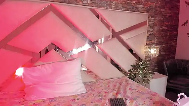 Valery Brand online show from 5, 12, 2025