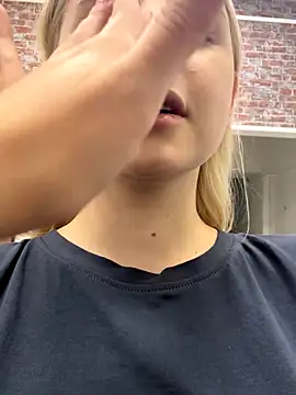 Sky Cutie online show from 4, 10, 2025