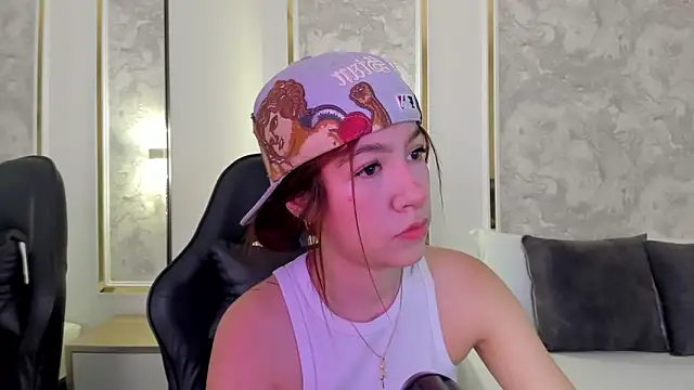 Snapshot of doll_eyees_ chatting on 23, 9, 2025 doll eyees online show from 23, 9, 2025