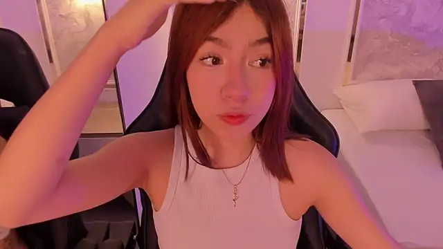 Snapshot of doll_eyees_ chatting on 30, 9, 2025 doll eyees online show from 30, 9, 2025