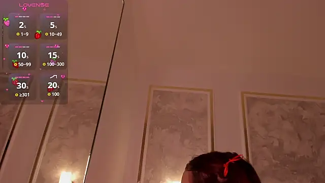 Snapshot of doll_eyees_ chatting on 10, 10, 2025 doll eyees online show from 10, 10, 2025