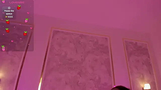 Snapshot of doll_eyees_ chatting on 17, 10, 2025 doll eyees online show from 17, 10, 2025