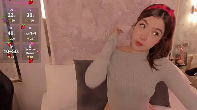 Snapshot of doll_eyees_ chatting on 31, 10, 2025 doll eyees online show from 31, 10, 2025