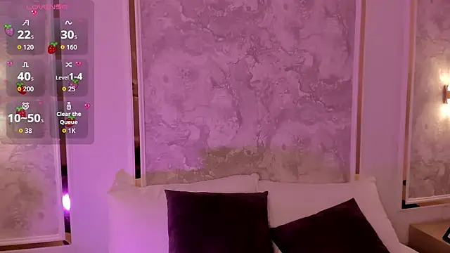 Snapshot of doll_eyees_ chatting on 4, 11, 2025 doll eyees online show from 4, 11, 2025