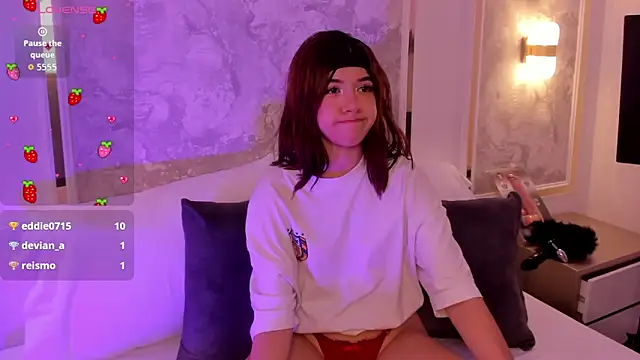 Snapshot of doll_eyees_ chatting on 15, 11, 2025 doll eyees online show from 15, 11, 2025