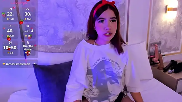 Snapshot of doll_eyees_ chatting on 22, 11, 2025 doll eyees online show from 22, 11, 2025