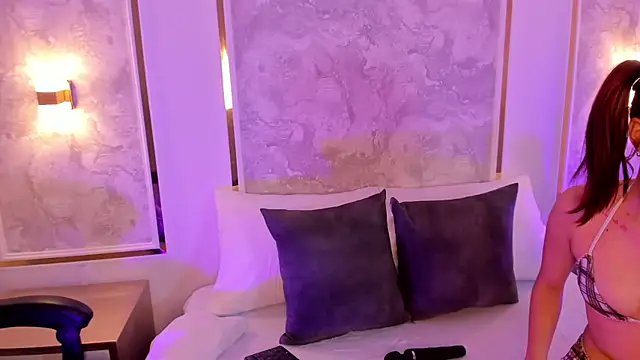 Snapshot of doll_eyees_ chatting on 4, 12, 2025 doll eyees online show from 4, 12, 2025