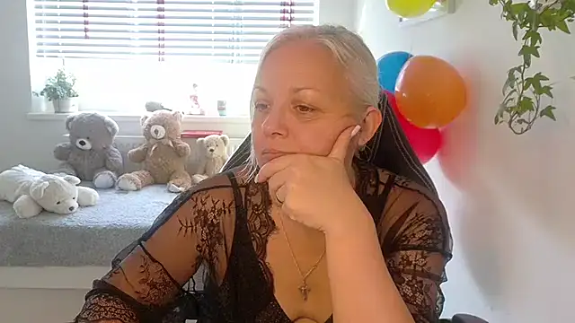 Linsy Kim online show from 22, 12, 2025