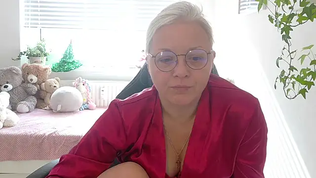 Linsy Kim online show from 12, 2, 2026