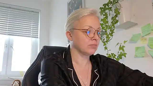 Linsy Kim online show from 1, 3, 2026