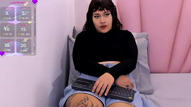 Snapshot of mia_yeager chatting on 11, 9, 2025 mia yeager online show from 11, 9, 2025