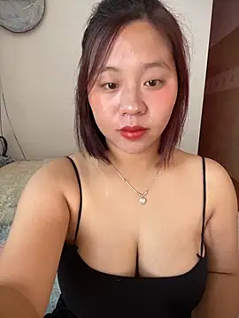 Snapshot of maianhcute chatting on 23, 10, 2025 maianhcute online show from 23, 10, 2025